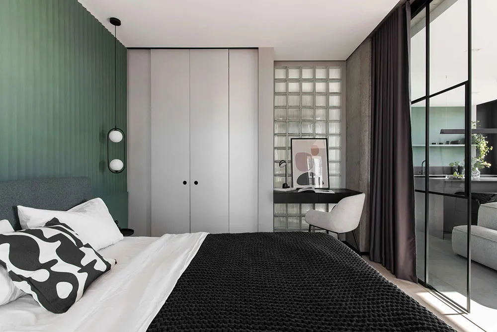 Stylowy czarno-biały interior z zielonymi akcentami dla młodej rodziny w Kijowie (69 m²) - Gallery image 5