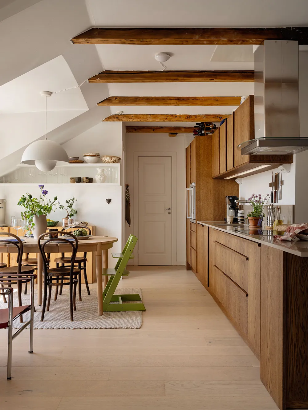 Cozy Apartment Under the Roof with Fantastic Views of Stockholm Roofs (80 sqm) - Gallery image 5
