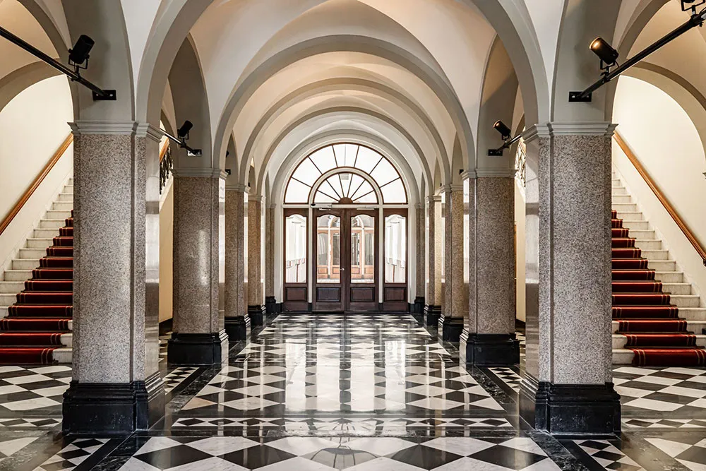 Królewska жизнь: apartament w luksusowym budynku seminariatu w Holandii - Gallery image 25