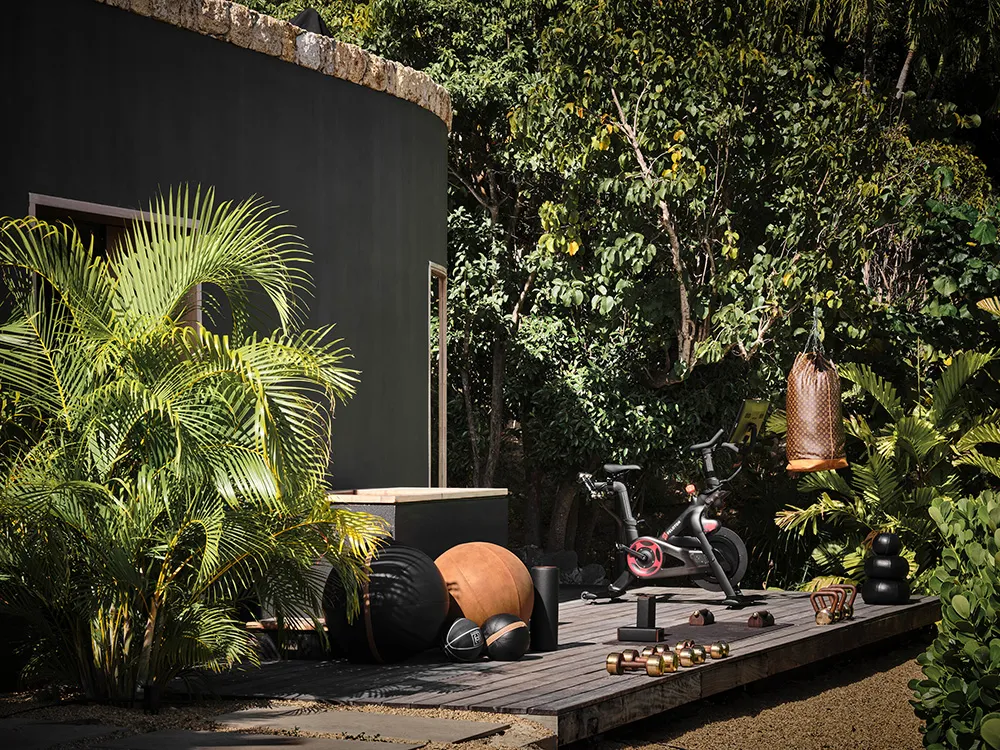 Dramatic Design with Black Accents on a Caribbean Island - Gallery image 15