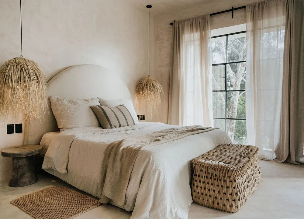 Windows Like Those in a New York Loft: Impressive Jungle Resort House - Gallery image 17