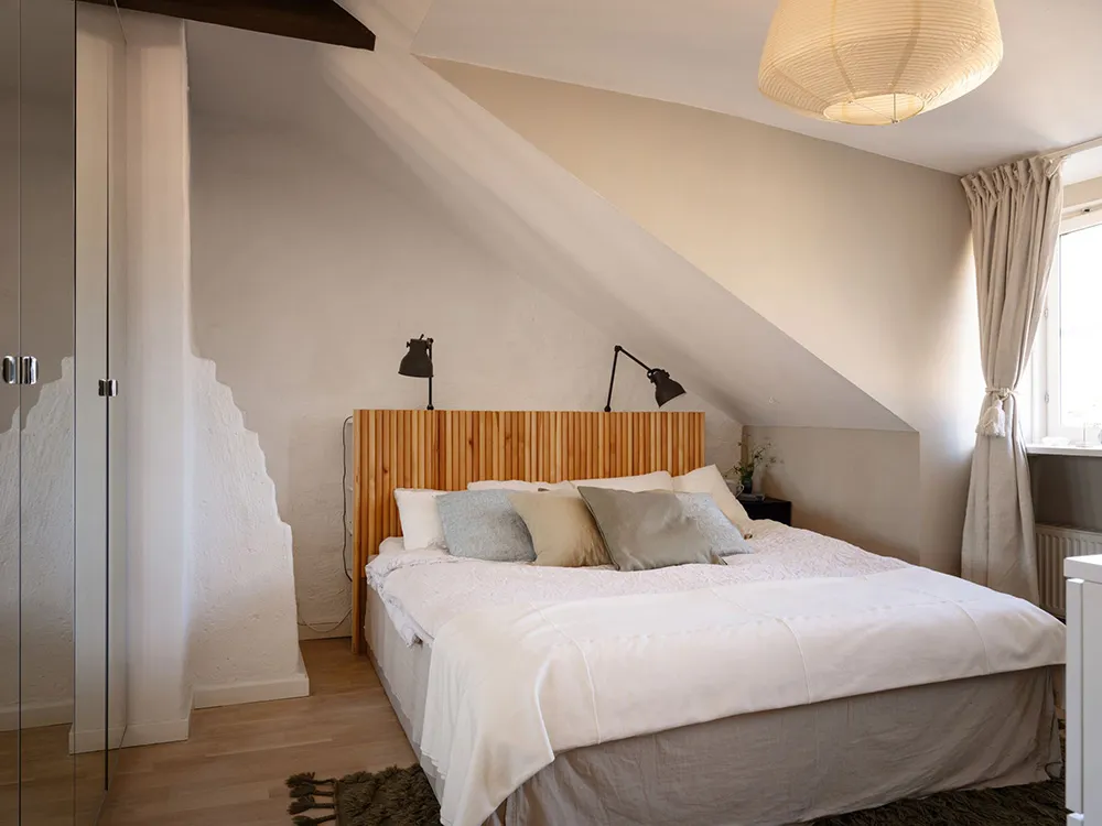 Cozy Apartment Under the Roof with Fantastic Views of Stockholm Roofs (80 sqm) - Gallery image 22