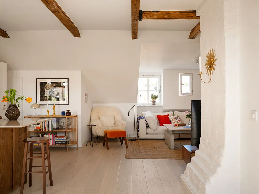 Cozy Apartment Under the Roof with Fantastic Views of Stockholm Roofs (80 sqm) - Gallery image 18