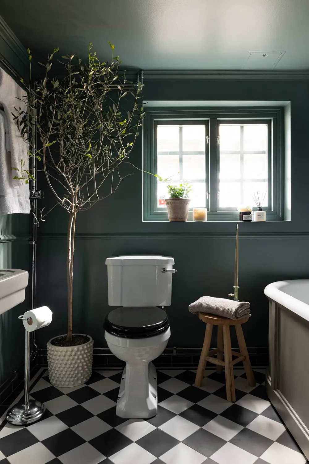 Stylowe odcienie w дизайnie tradycyjnej乡村 wиллы przy jeziorze w Szwecji - Gallery image 20