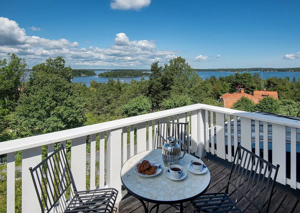 Stylowe odcienie w дизайnie tradycyjnej乡村 wиллы przy jeziorze w Szwecji - Gallery image 13