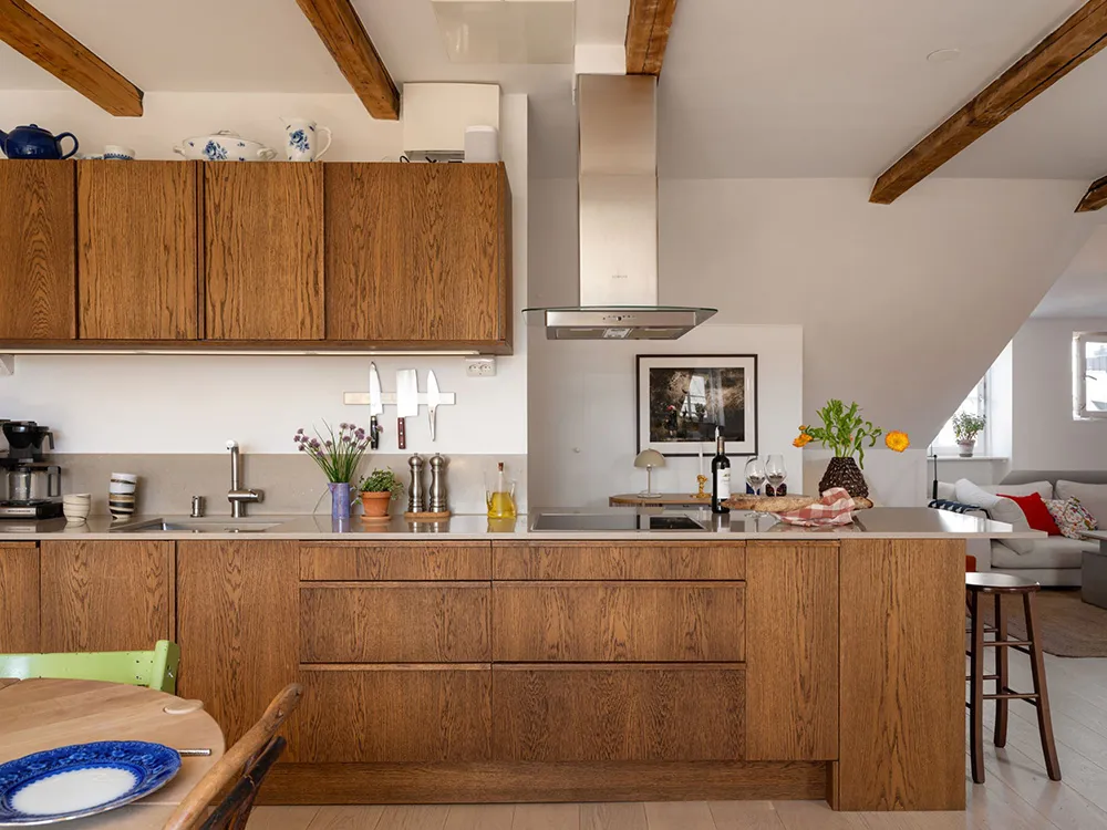 Cozy Apartment Under the Roof with Fantastic Views of Stockholm Roofs (80 sqm) - Gallery image 7