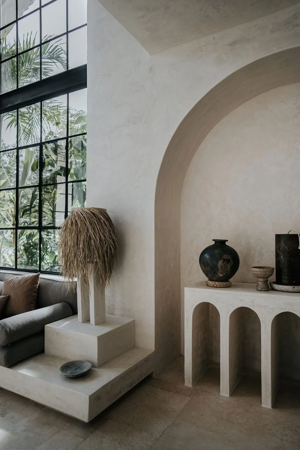 Windows Like Those in a New York Loft: Impressive Jungle Resort House - Gallery image 4