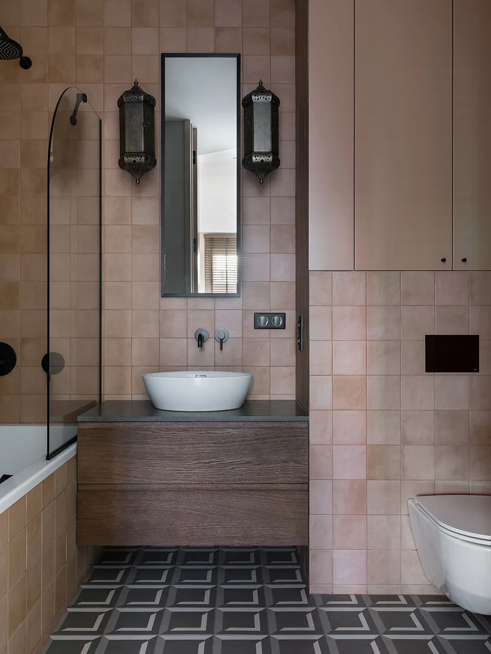 Intérieur moderne calme avec des arcs et un plafond voûté à Minsk (84 m²) - Gallery image 10