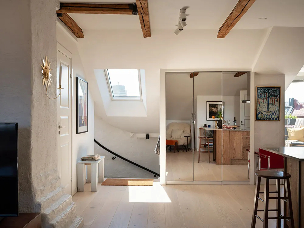 Cozy Apartment Under the Roof with Fantastic Views of Stockholm Roofs (80 sqm) - Gallery image 13