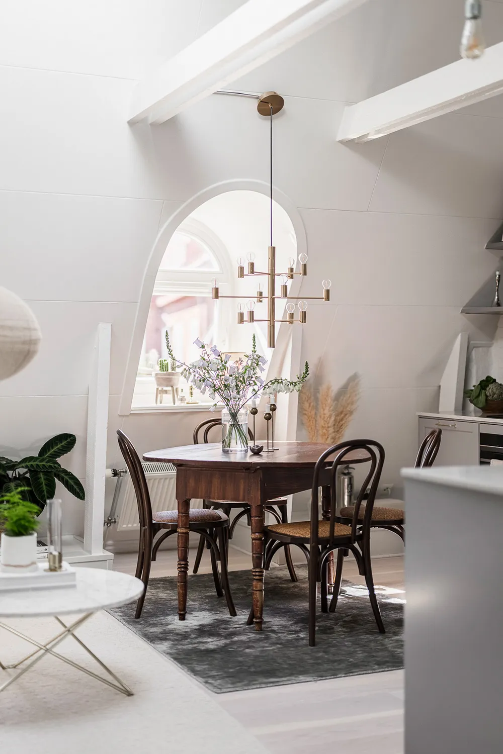 Luz de mansarda en Geteborg que parece más grande de lo que realmente es (45 m²) - Gallery image 9