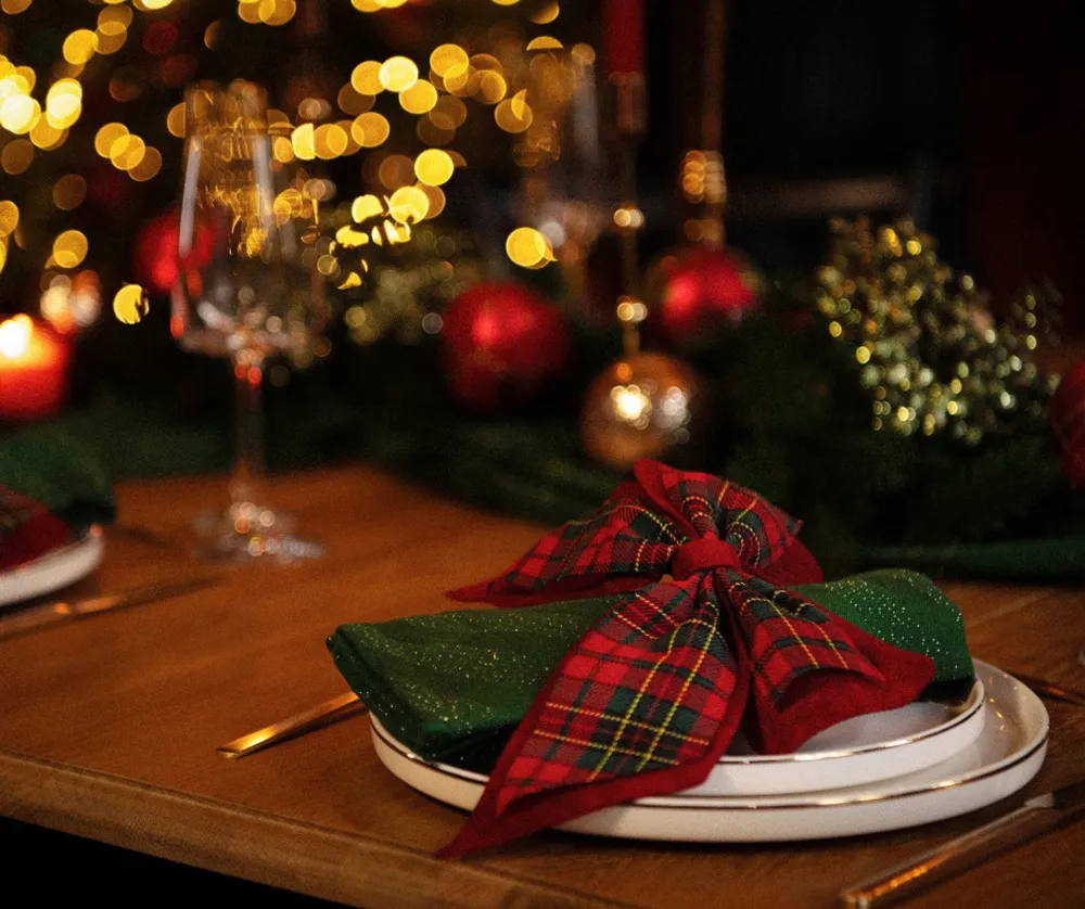 Feliz Navidad con fondo elegante de madera: colección Maisons du Monde - Gallery image 5