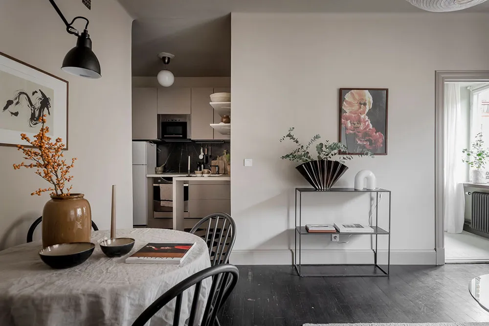 Kleine skandinavische Wohnung in einer schönen, gedämpften Farbpalette (37 qm) - Gallery image 4