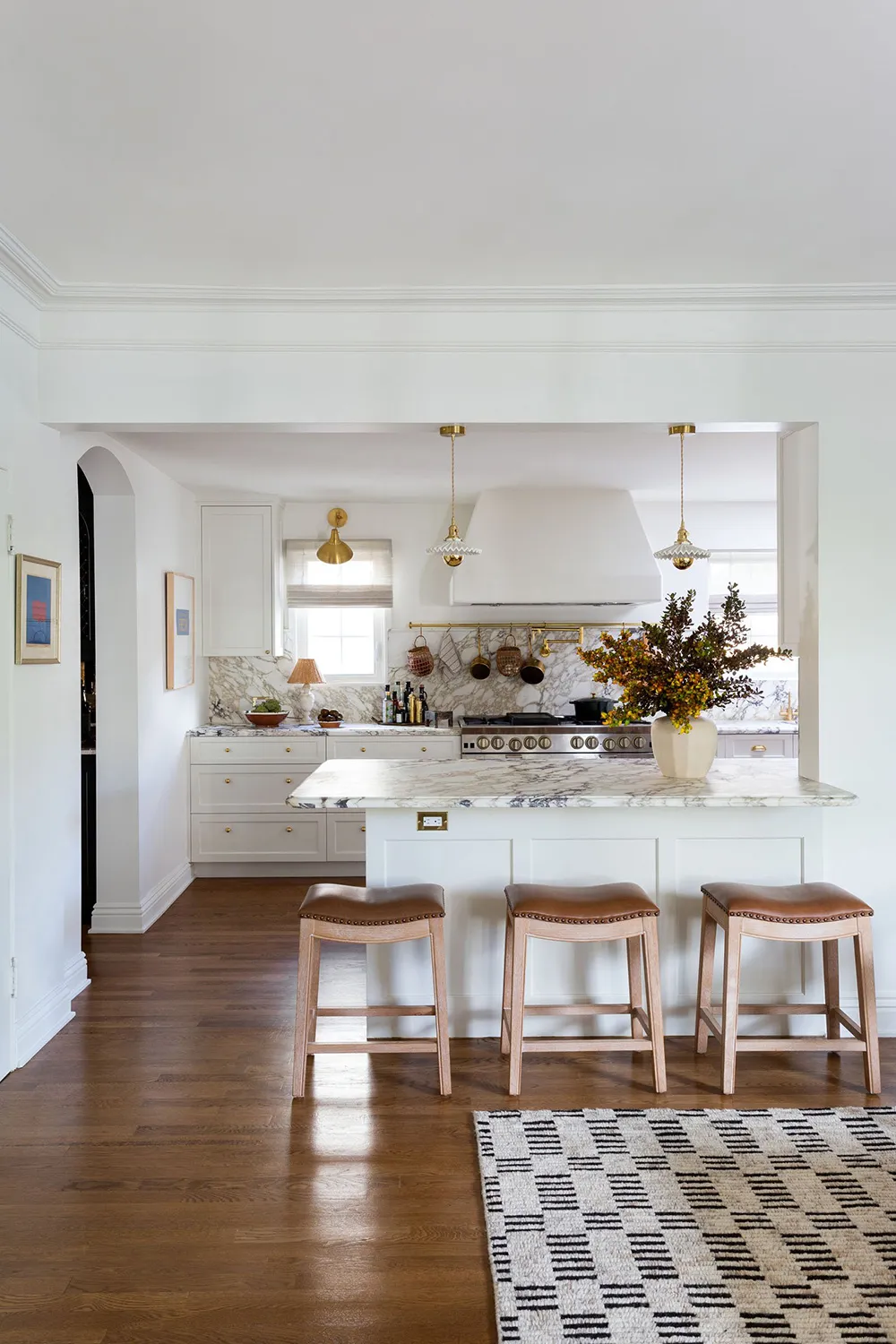 Красивые обои и детали вне времени: дом в Лос-Анджелесе - Gallery image 16