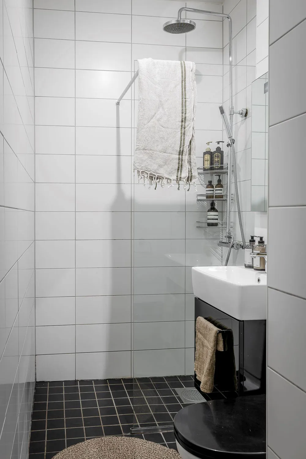 Kleine skandinavische Wohnung in einer schönen, gedämpften Farbpalette (37 qm) - Gallery image 20