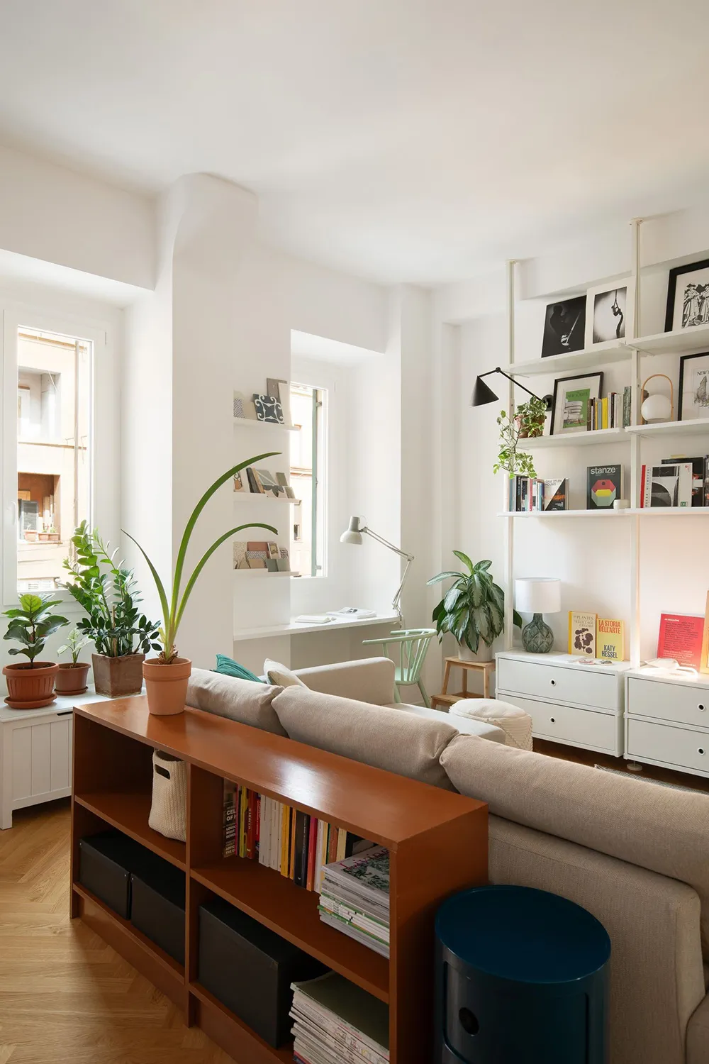 De una antigua y pequeña vivienda a un espacio moderno y luminoso: apartamento de diseñador en Roma (65 m²) - Gallery image 9