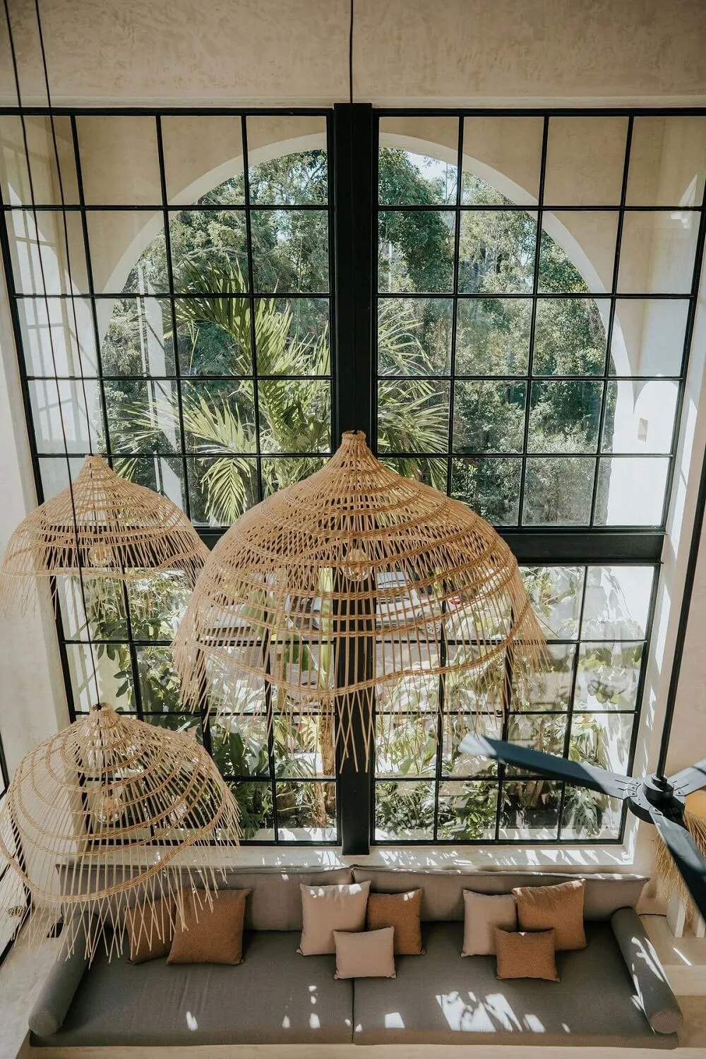 Windows Like Those in a New York Loft: Impressive Jungle Resort House - Gallery image 8