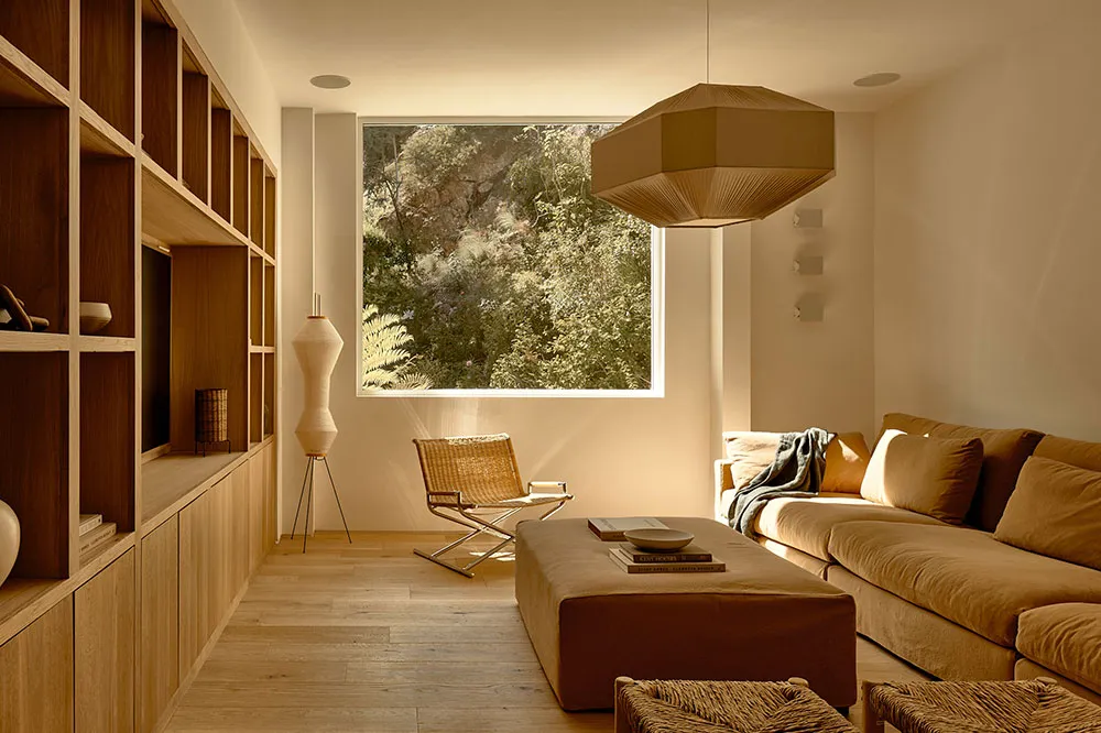 सूर्य की रोशनी से भरा, आधुनिक इंटीरियर… जो खूबसूरत प्रकृति से घिरा हुआ है। - Gallery image 13