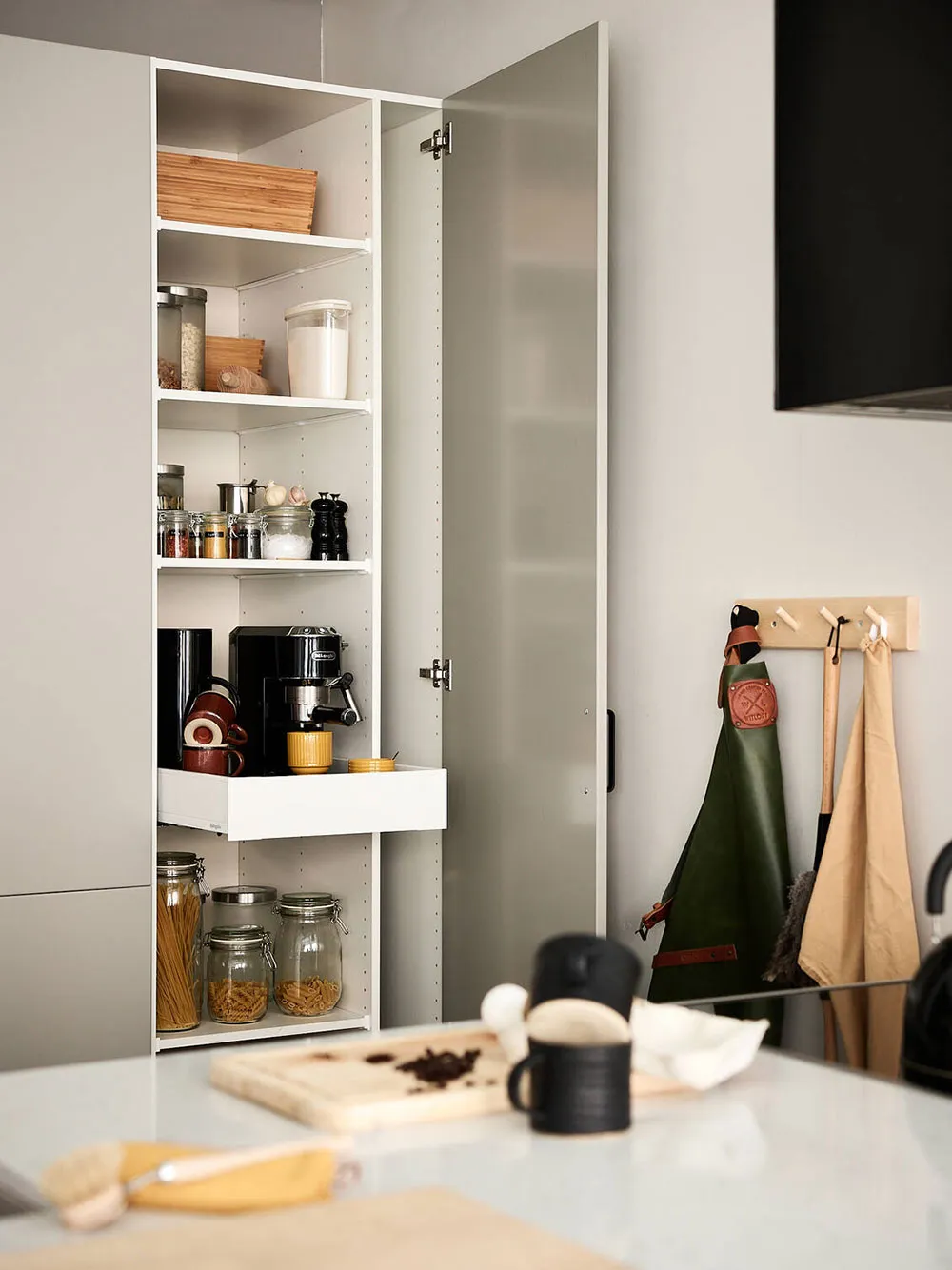 Inteligentna planista i przemysłowe detale: klasyczna studia w Szwecji (56 m²) - Gallery image 11