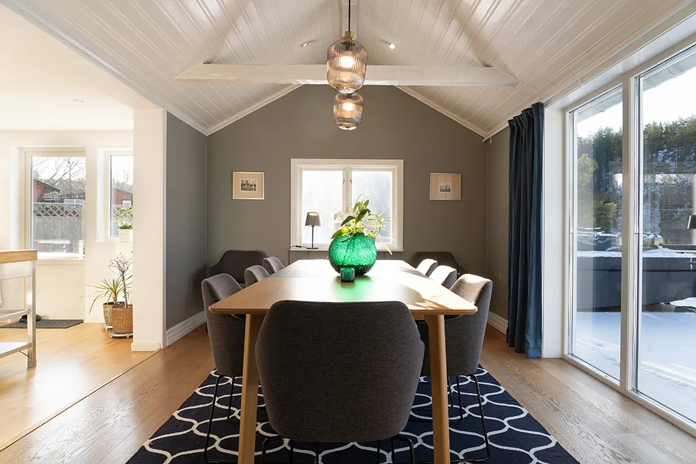 Villa blanca junto al lago en Suecia con su propio muelle - Gallery image 19