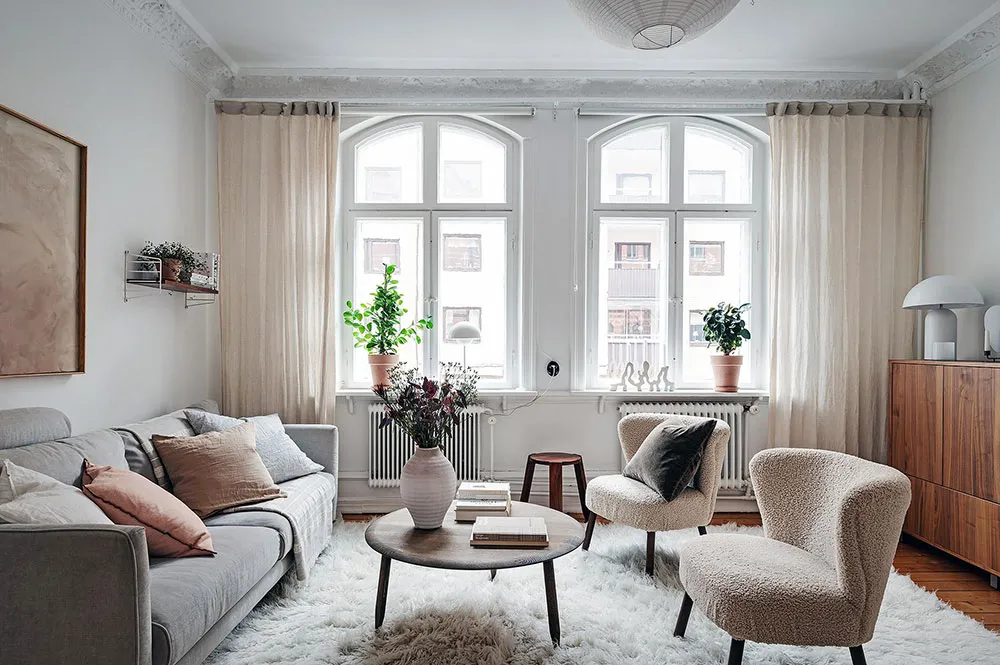 Мягкий декор и фрагменты кирпичной стены на кухне: небольшая квартира в Гетеборге (46 кв. м) - Gallery image 13