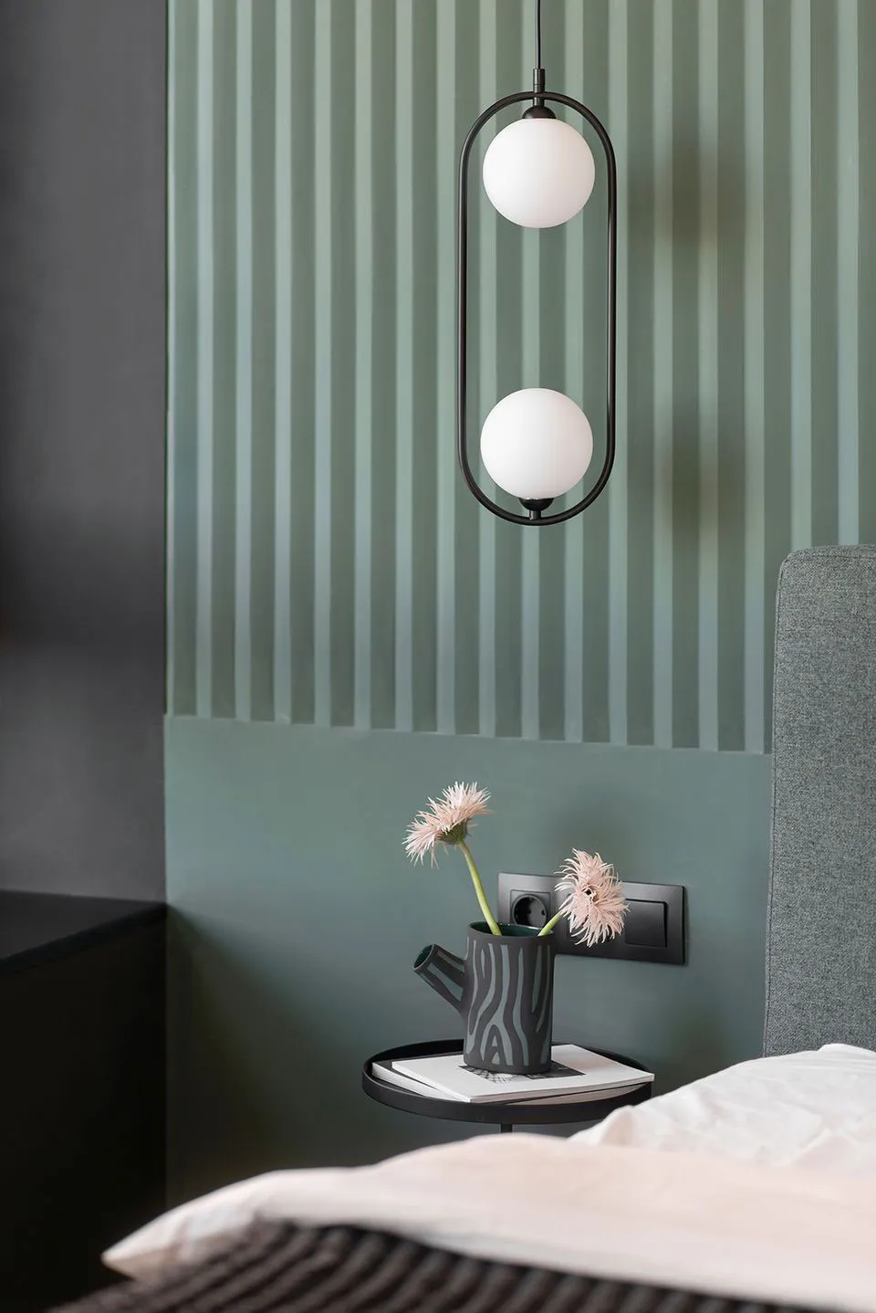 Stylowy czarno-biały interior z zielonymi akcentami dla młodej rodziny w Kijowie (69 m²) - Gallery image 4