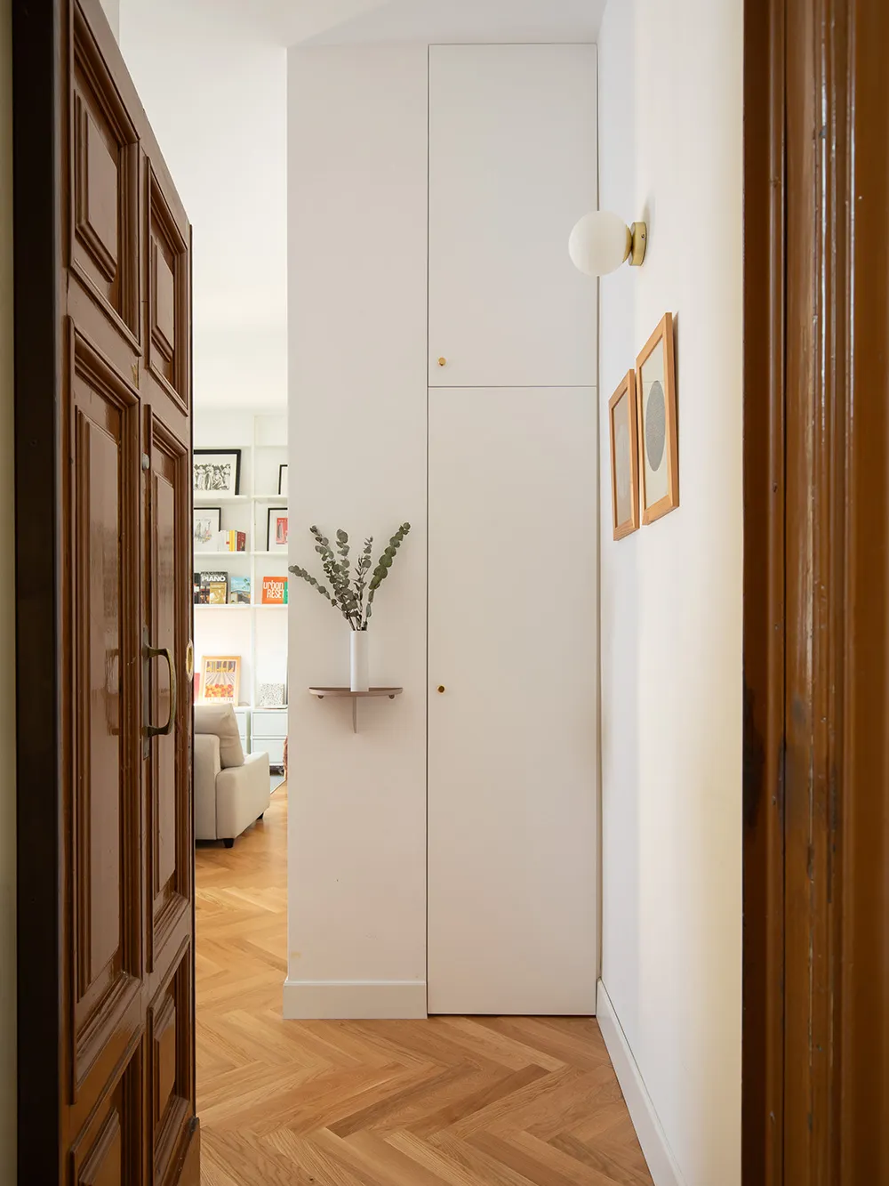 De una antigua y pequeña vivienda a un espacio moderno y luminoso: apartamento de diseñador en Roma (65 m²) - Gallery image 11