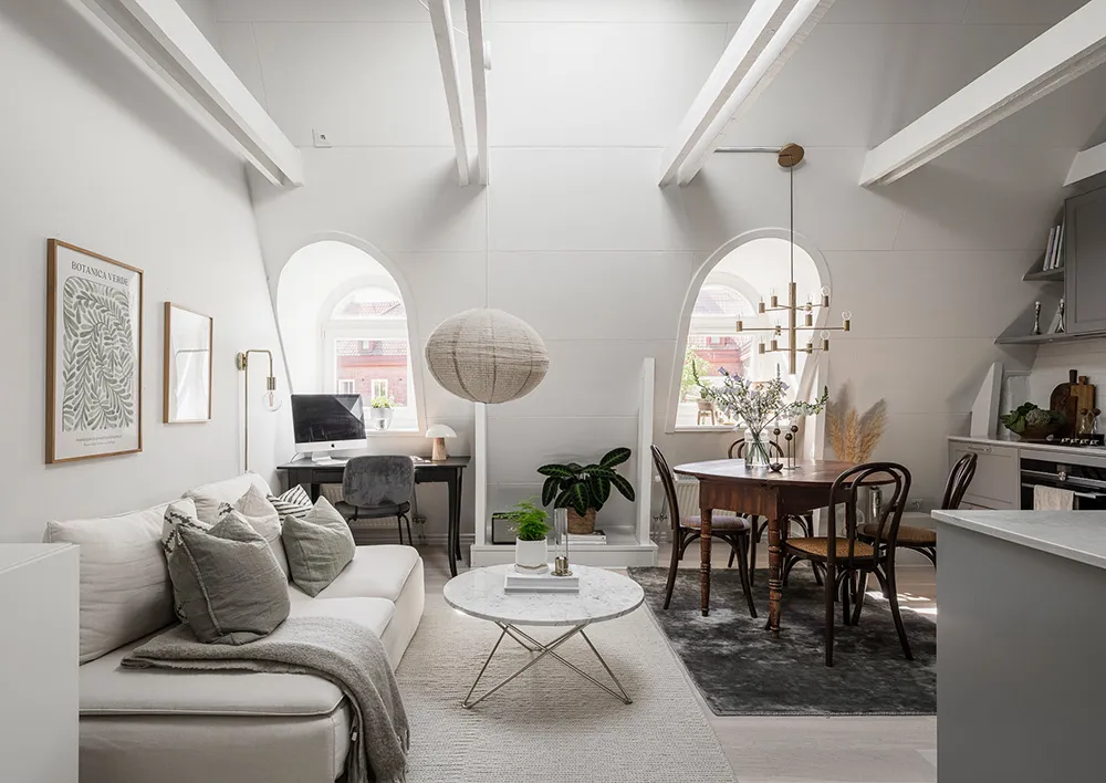 Luz de mansarda en Geteborg que parece más grande de lo que realmente es (45 m²) - Gallery image 2