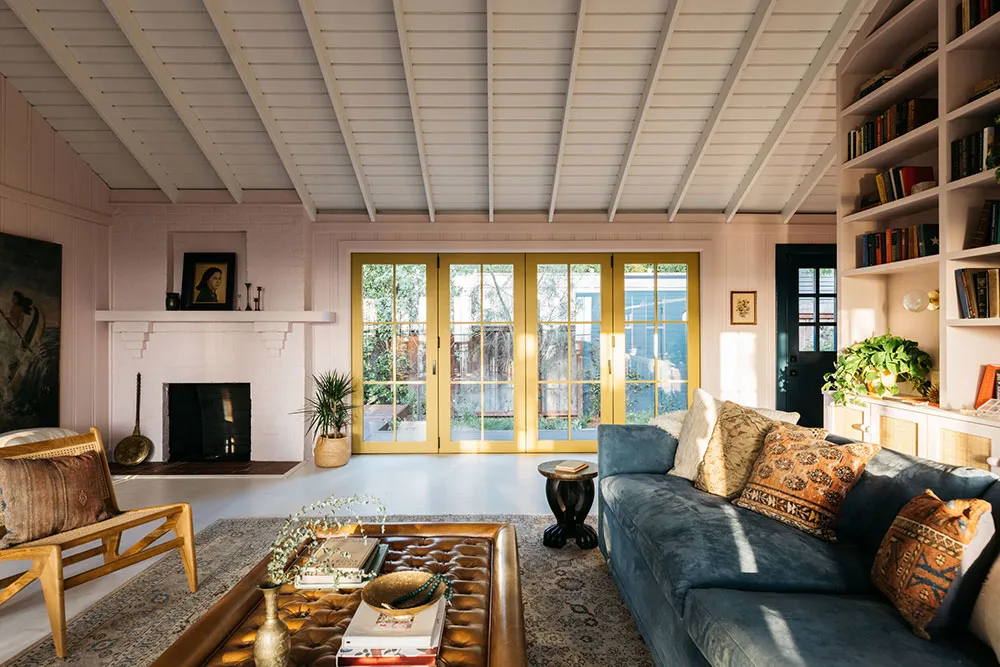 Lebhaftes Interior eines Designerhauses in den USA - Gallery image 3