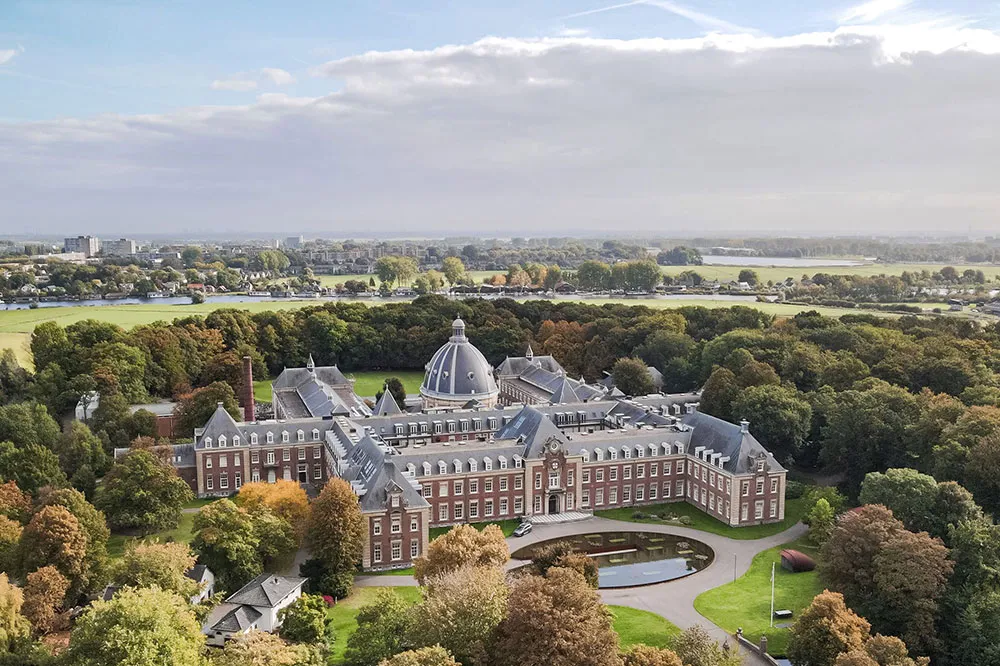 Królewska жизнь: apartament w luksusowym budynku seminariatu w Holandii - Gallery image 3