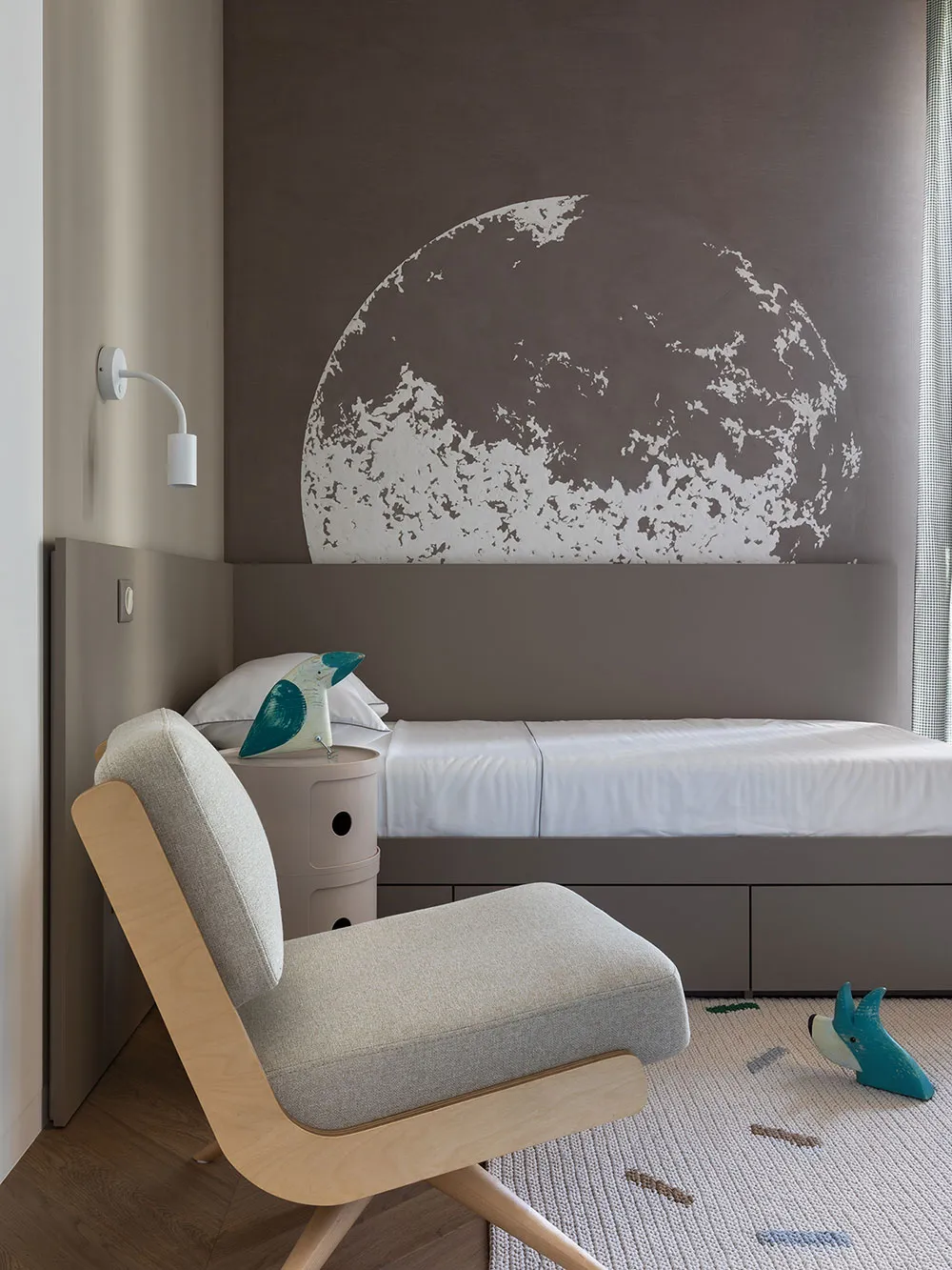 Intérieur moderne calme avec des arcs et un plafond voûté à Minsk (84 m²) - Gallery image 8