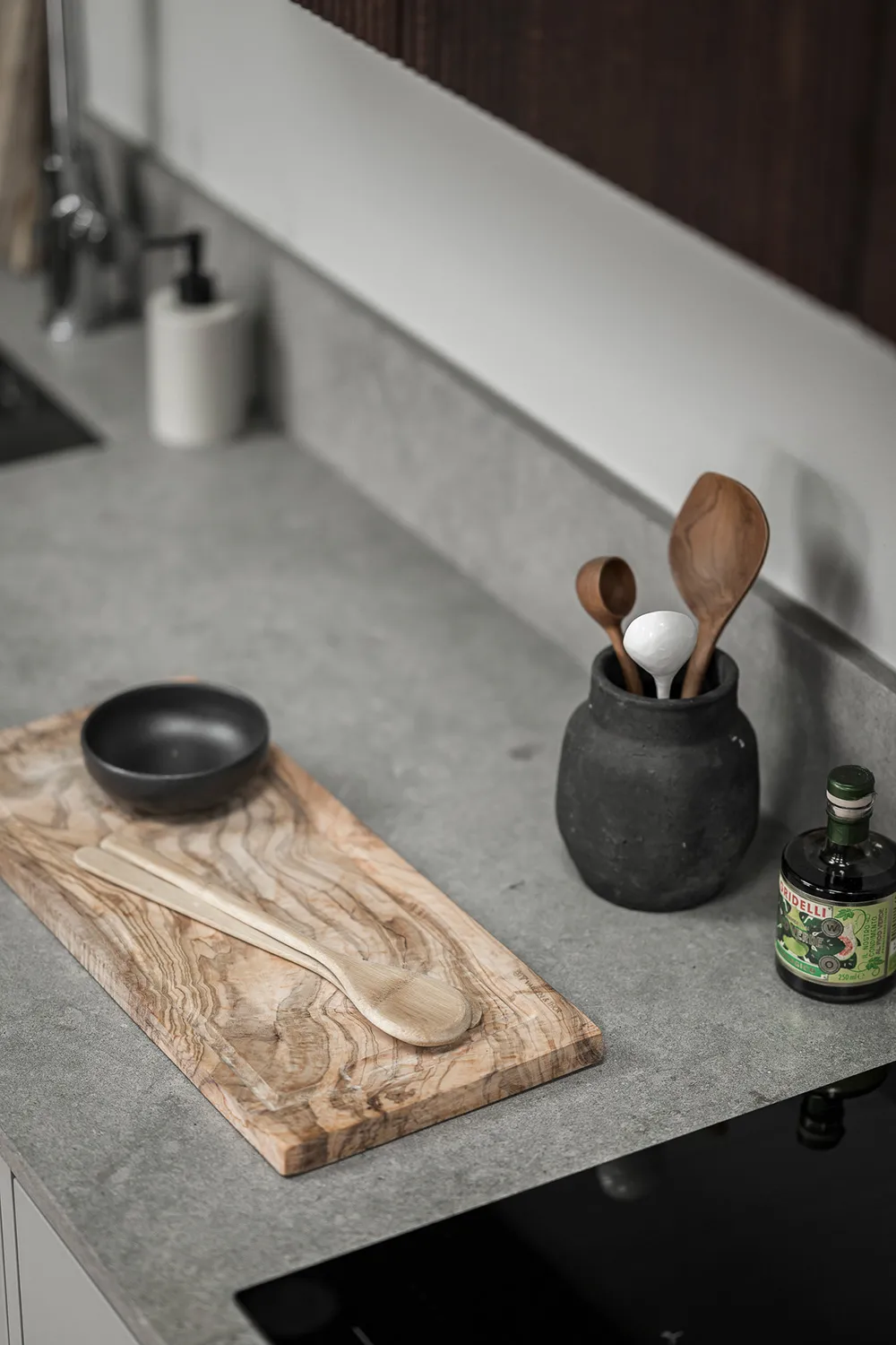 Modest Color Palette and Open Living Room: Stylish Apartment in Gothenburg (67 sq m) - Gallery image 7