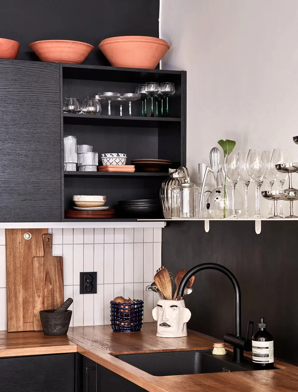 Стильная квартира молодой пары в здании 170-летней фабрики в Осло - Gallery image 7