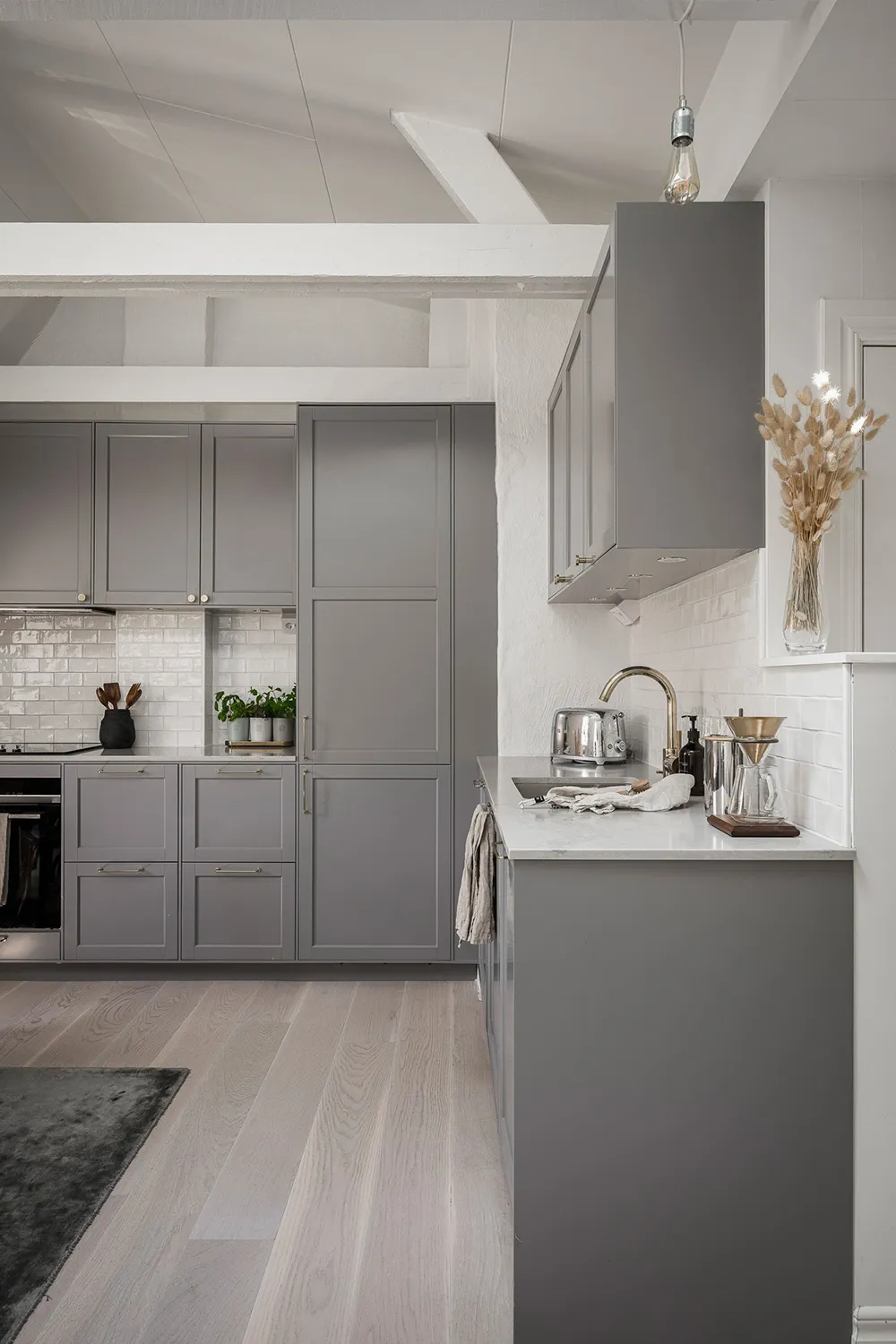 Luz de mansarda en Geteborg que parece más grande de lo que realmente es (45 m²) - Gallery image 3