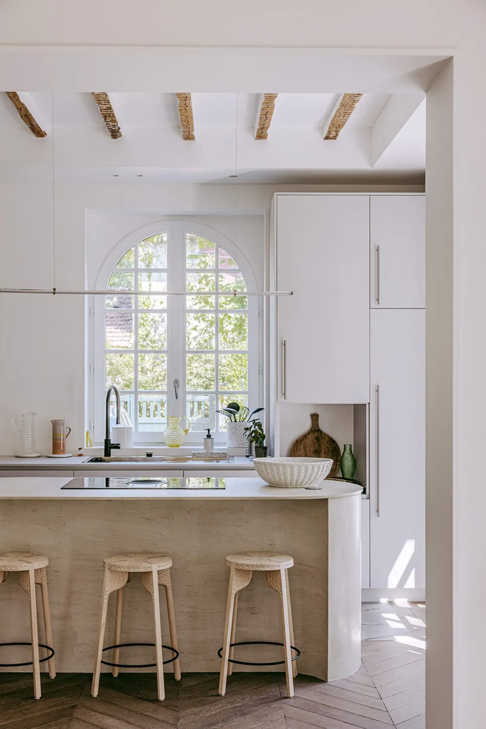 Jasne nowoczesne wnętrza historycznej wille w Regionie Basków - Gallery image 1