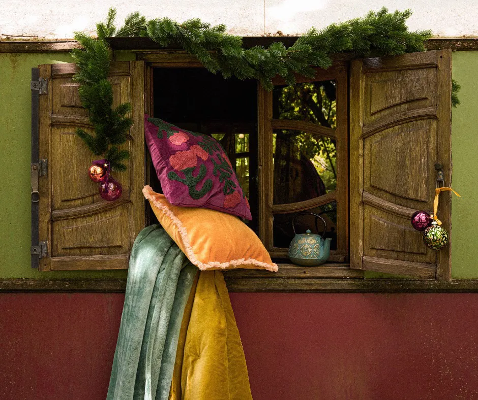 Feliz Navidad con fondo elegante de madera: colección Maisons du Monde - Gallery image 14