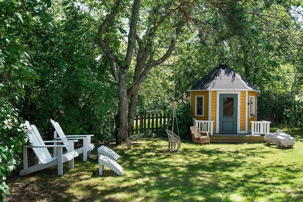 Stylowe odcienie w дизайnie tradycyjnej乡村 wиллы przy jeziorze w Szwecji - Gallery image 23