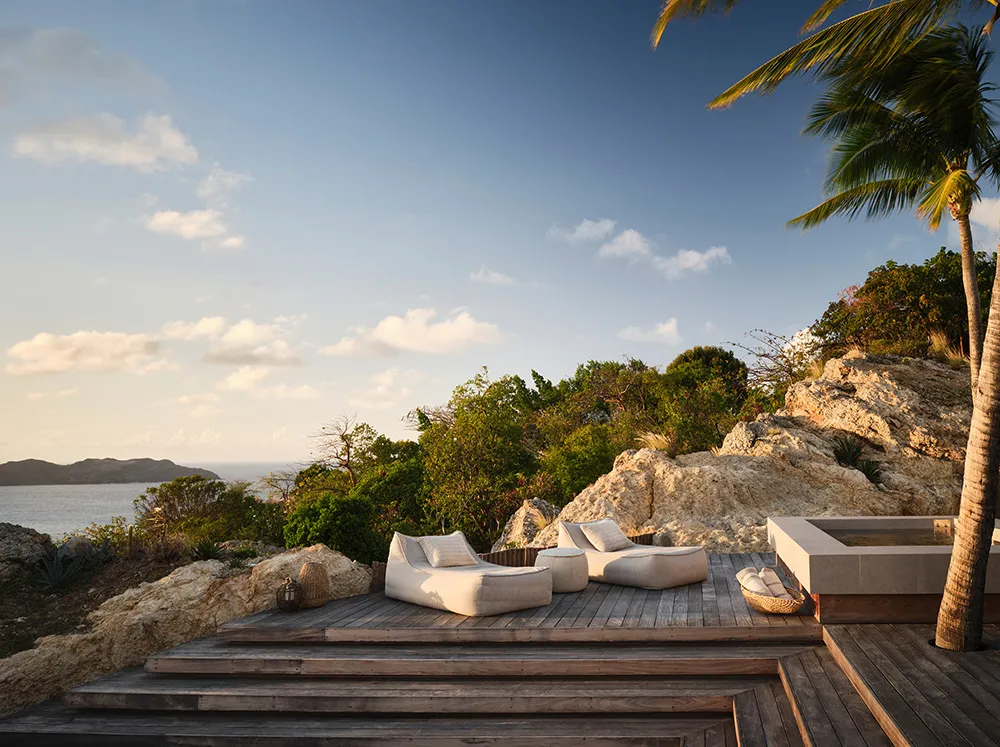 Dramatic Design with Black Accents on a Caribbean Island - Gallery image 18