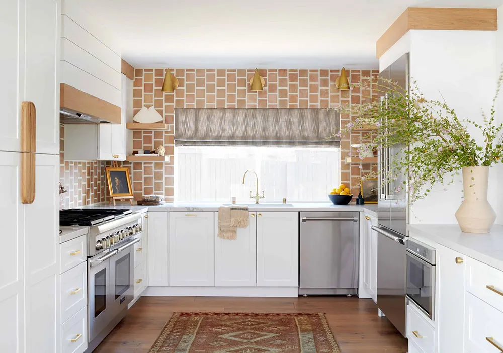 Schwarze Wände und helles Möbel: Mutiger, aber gemütlicher Interieur in Los Angeles - Gallery image 13