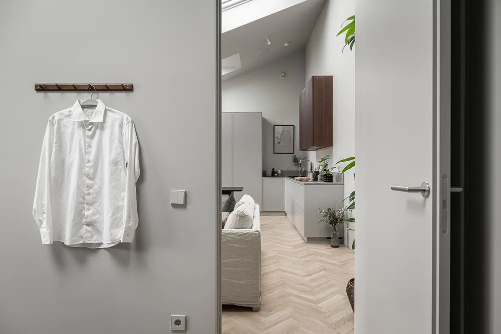 Modest Color Palette and Open Living Room: Stylish Apartment in Gothenburg (67 sq m) - Gallery image 14