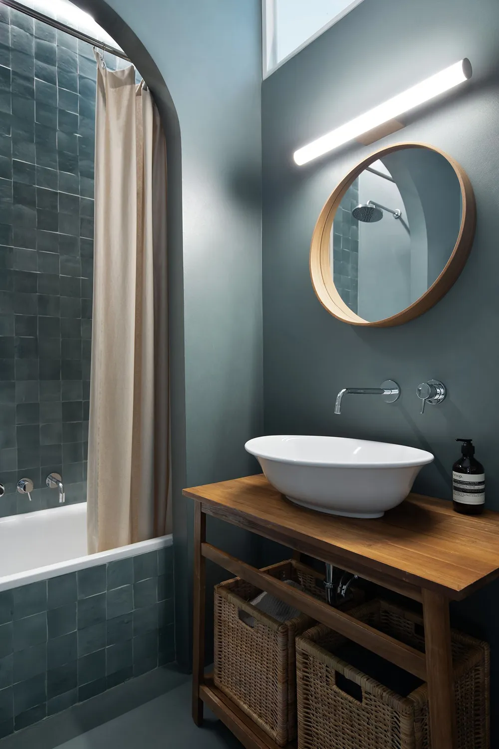 De una antigua y pequeña vivienda a un espacio moderno y luminoso: apartamento de diseñador en Roma (65 m²) - Gallery image 14