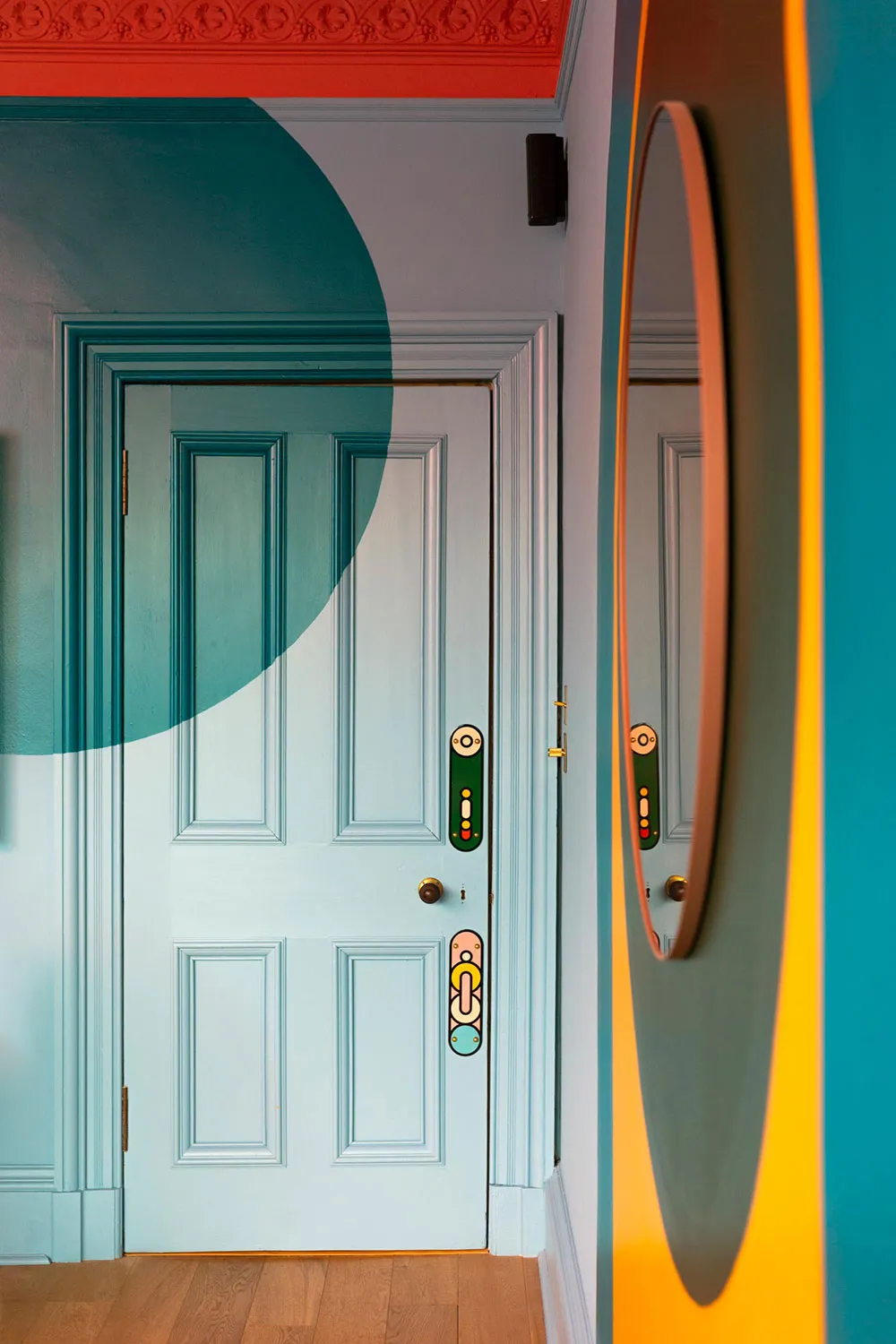 Explosion of Bright Colors in the Home of a Computer Game Developer in Edinburgh - Gallery image 11