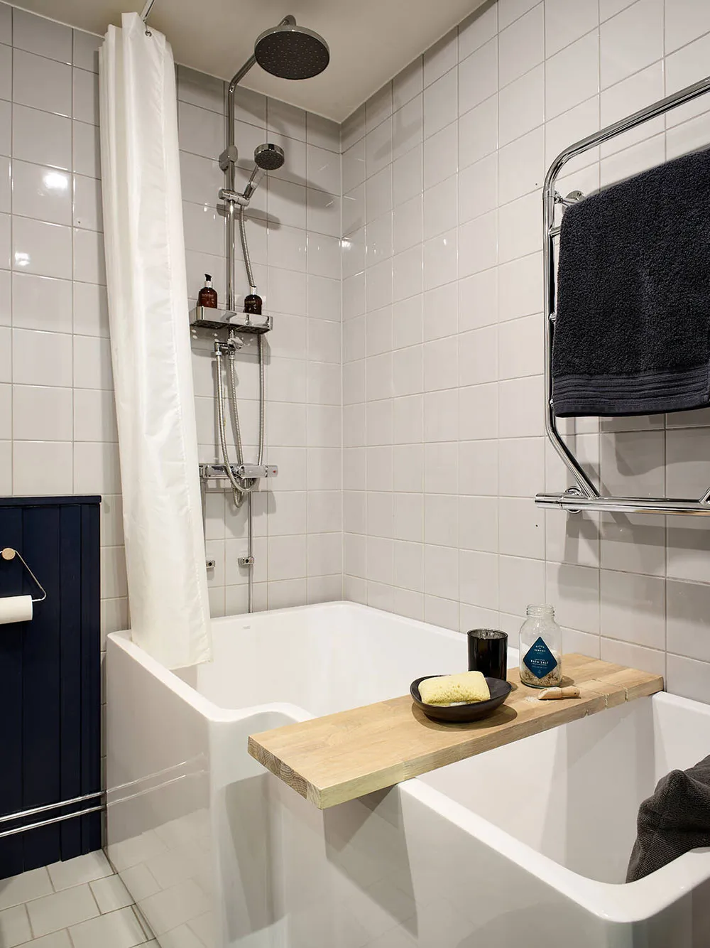 Inteligentna planista i przemysłowe detale: klasyczna studia w Szwecji (56 m²) - Gallery image 13