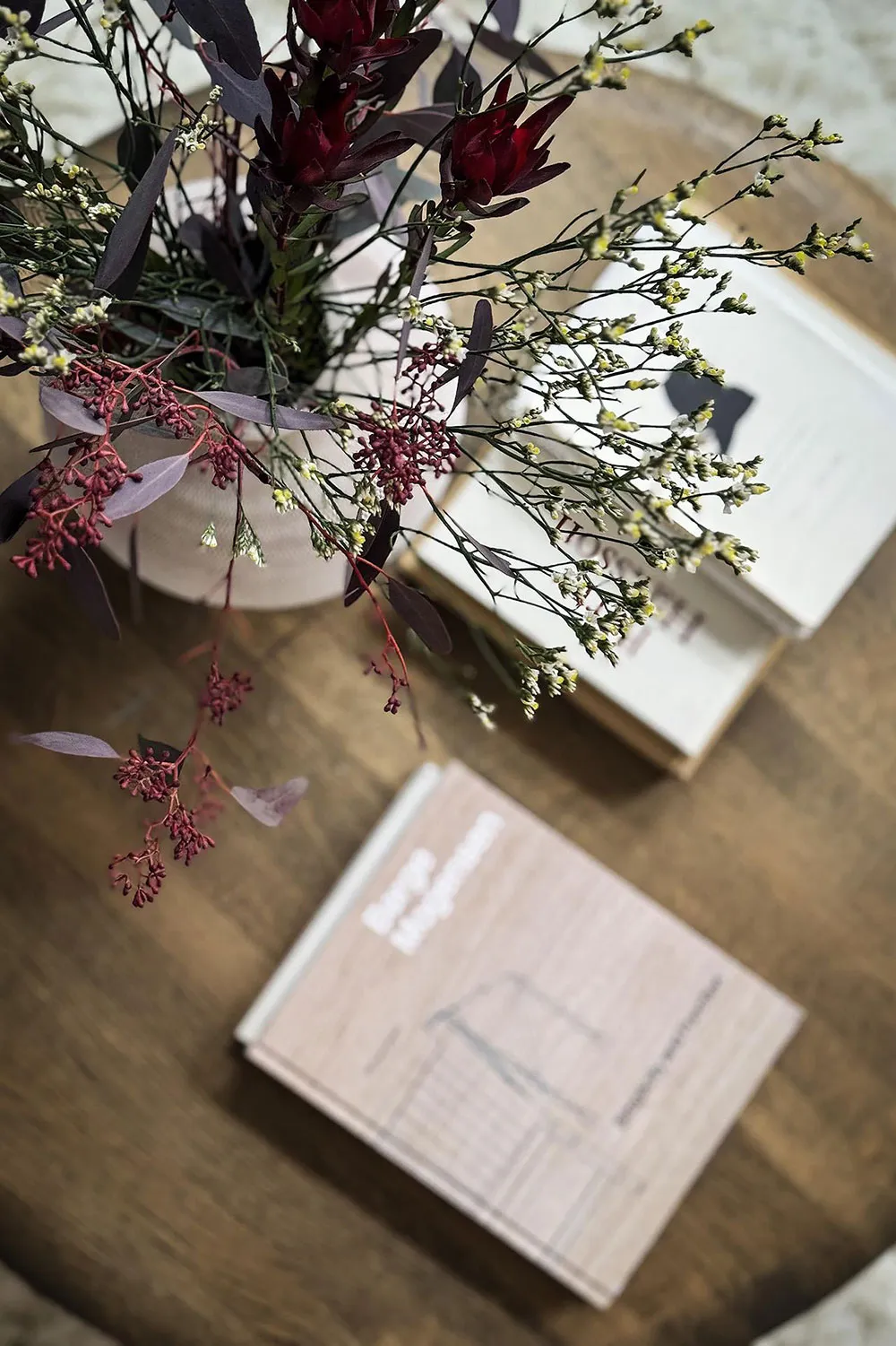 Мягкий декор и фрагменты кирпичной стены на кухне: небольшая квартира в Гетеборге (46 кв. м) - Gallery image 17