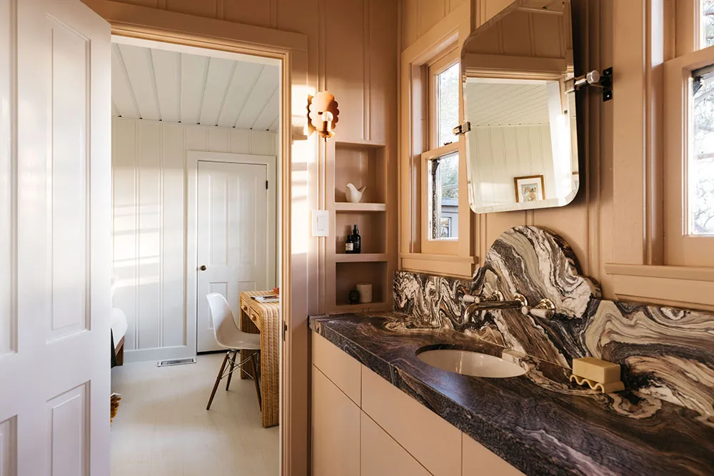 Lebhaftes Interior eines Designerhauses in den USA - Gallery image 17