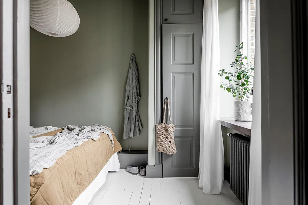 Kleine skandinavische Wohnung in einer schönen, gedämpften Farbpalette (37 qm) - Gallery image 6