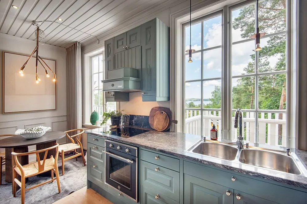 Stylowe odcienie w дизайnie tradycyjnej乡村 wиллы przy jeziorze w Szwecji - Gallery image 7