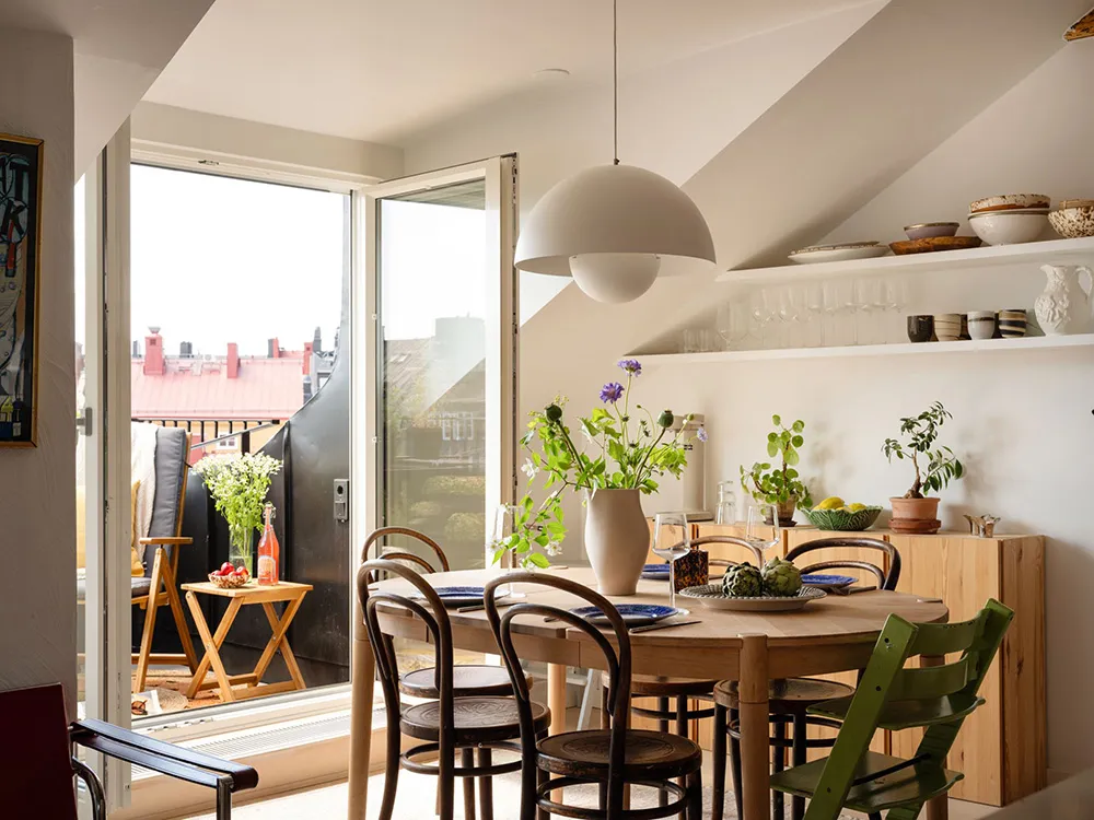 Cozy Apartment Under the Roof with Fantastic Views of Stockholm Roofs (80 sqm) - Gallery image 2