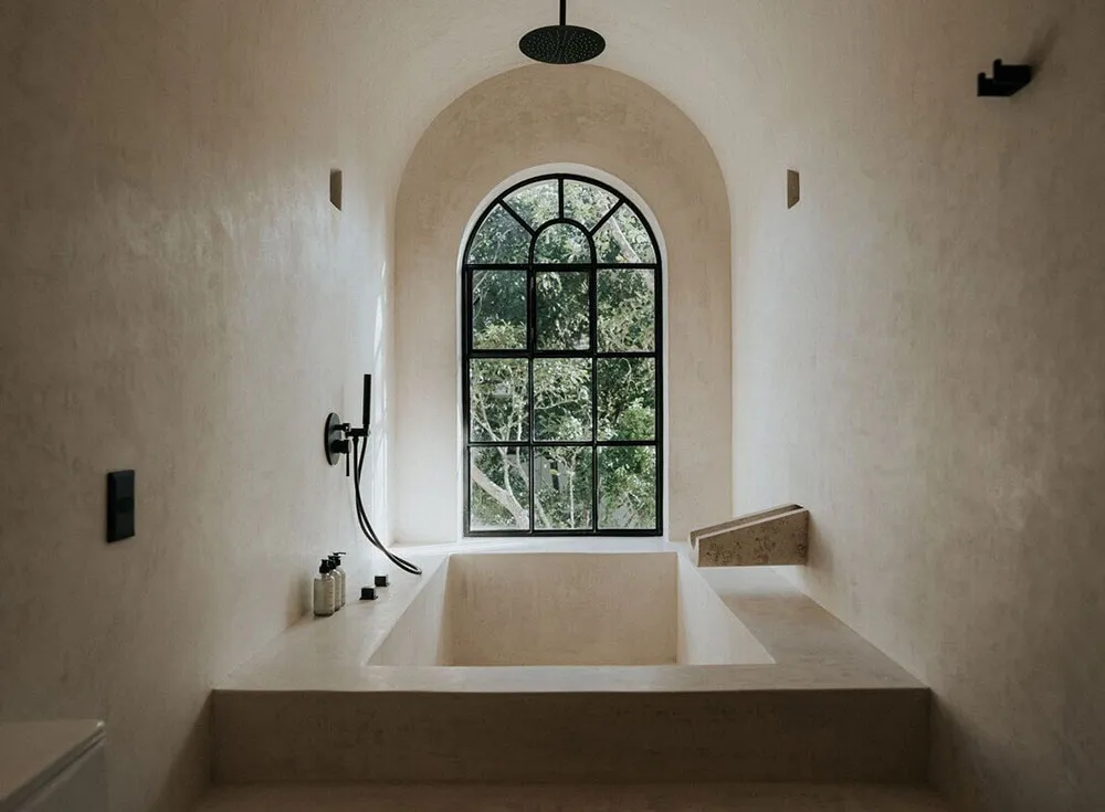 Windows Like Those in a New York Loft: Impressive Jungle Resort House - Gallery image 20