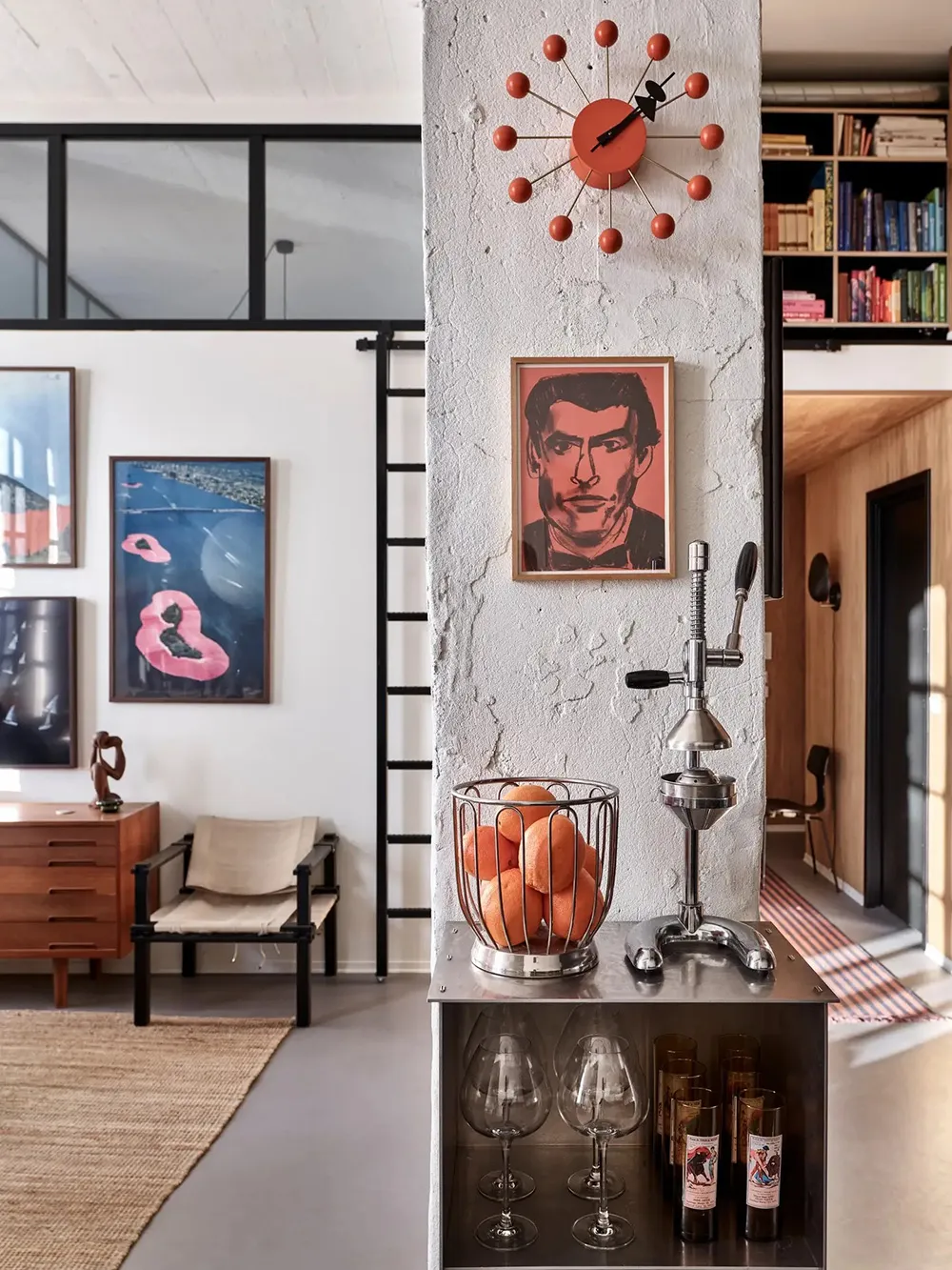 Стильная квартира молодой пары в здании 170-летней фабрики в Осло - Gallery image 10