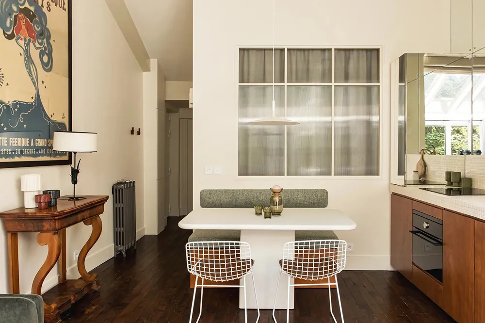 Petite appartement avec plafond vitré à Paris (40 m²) - Gallery image 3